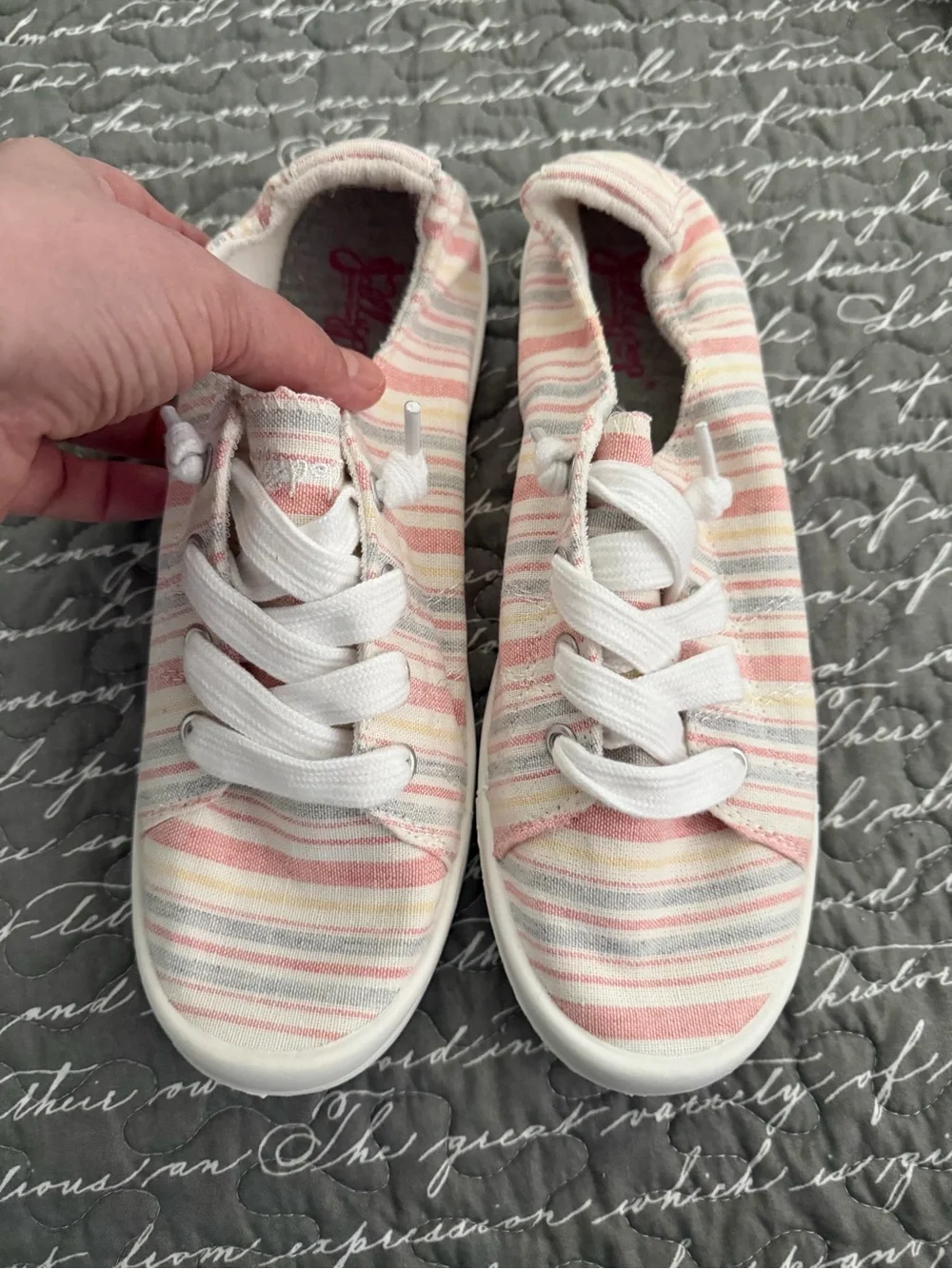 Jellypop Women’s Striped Sneakers Size 8.5